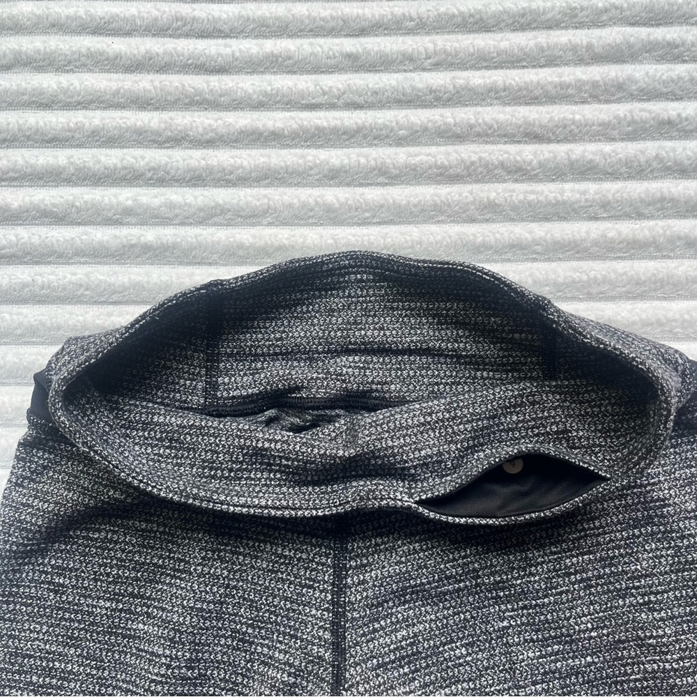 Lululemon Grey Knit Leggings - Picture 3 of 6